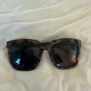 Diff Eyewear Tortoiseshell Square Sunglasses with Dark Lenses